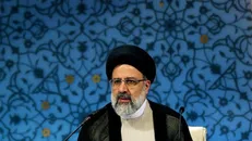 به گروه‌ها و جریانات سیاسی بدهکار نیستم