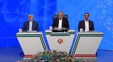 پزشکیان: قرار بود تحریم‌ها را دور بزنیم، اما آن‌ها ما را دور زدند/ کاسبان تحریم، مخالفان از بین رفتن تحریم ها هستند + فیلم