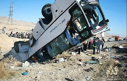 مصدومیت ۳۱ نفر بر اثر واژگونی اتوبوس