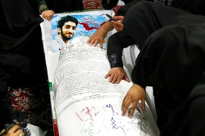 بازگشت پیکر شهید حججی با هدایت حاج قاسم و سیدحسن نصرالله از بیروت