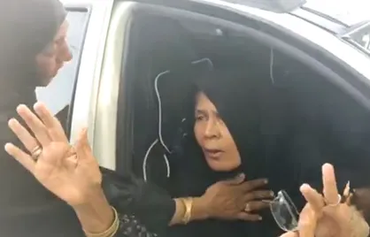 مادر شهید قشمی که پسر و عروس و نوه&zwnj;اش در حمله آمریکا به مناطق مسکونی قشم به شهادت رسیدند