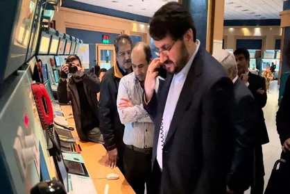 بازدید بذرپاش از مرکز کنترل فضای کشور/ ارایه گزارش ترافیک هوایی به وزیر