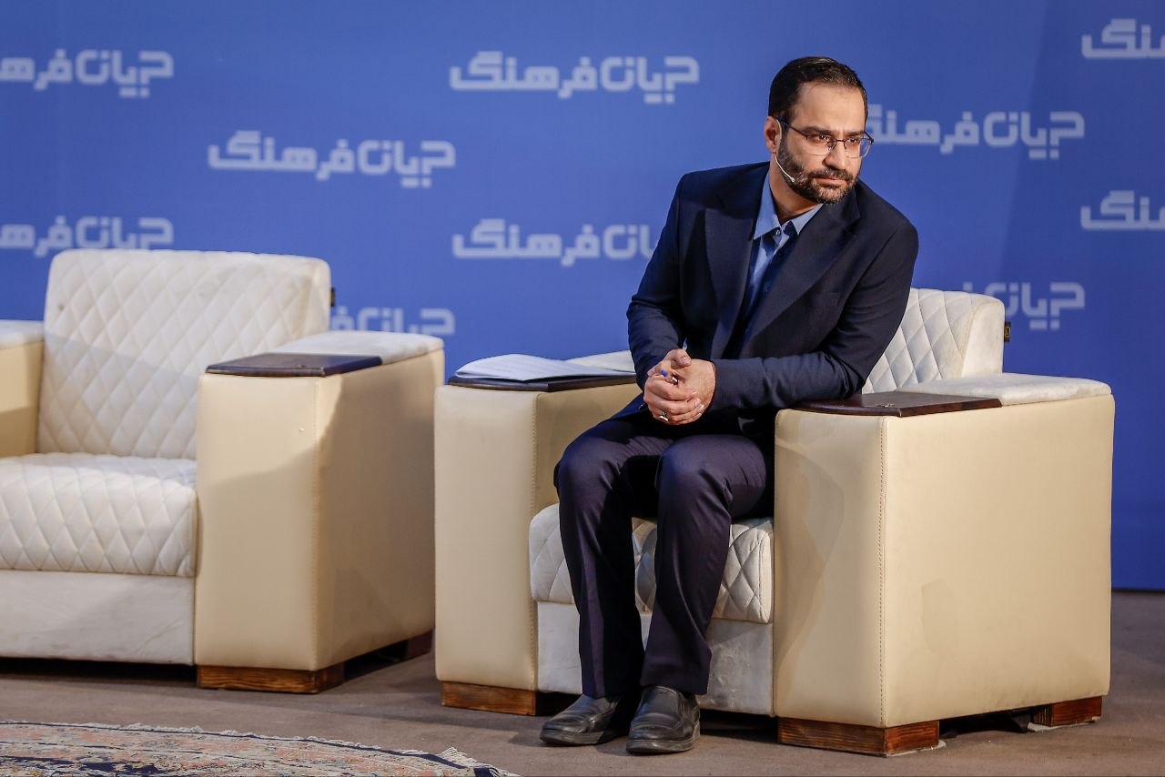 مهدیانی: «تلاش کردیم میان مباحث نظری و مسائل عینی جامعه زنجیره ایجاد کنیم»؛ روایتی از پشت صحنه «جریان فرهنگ» و گفتوگوی معلمها درباره فرهنگ مهدیانی: «تلاش کردیم میان مباحث نظری و مسائل عینی جامعه زنجیره ایجاد کنیم»؛ روایتی از پشت صحنه «جریان فرهنگ» و گفتوگوی معلمها درباره فرهنگ