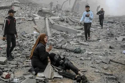 بمباران مناطق مسکونی غزه ده&zwnj;ها فلسطینی را به خاک و خون کشید