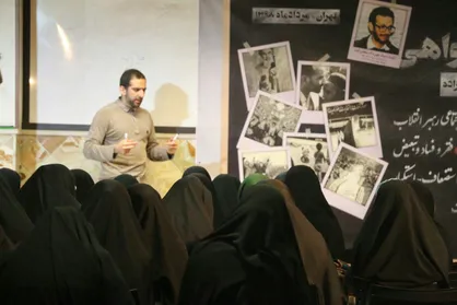 شهبازی: انقلاب اسلامی، قیامی برای مبارزه و تفکر مجاهدانه بود / یزدانی: نگاه کاریکاتوری به تفکرات امام(ره) زمینه&zwnj;ساز فریب&zwnj;های سیاسی است