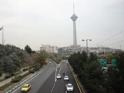 ترافیک معابر و بزرگراه&zwnj;های پایتخت عادی و روان است