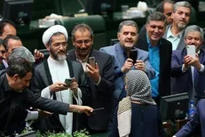 استفاده نمایندگان مجلس از تلفن همراه ممنوع شد