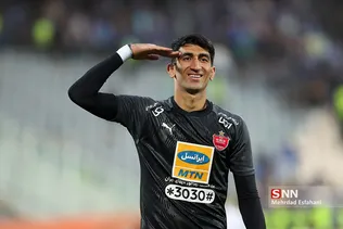 دیدار تیم‌های فوتبال استقلال و پرسپولیس
