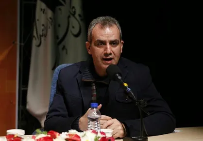 کَرمی، پاسخ هجمه&zwnj;ها علیه نظارت بر تئاتر را داد: قوانین، دقیق و تفسیرناپذیرند