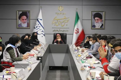 رئیس فراکسیون محیط زیست با جمعی از دانشجویان و فعالان این حوزه دیدار کرد