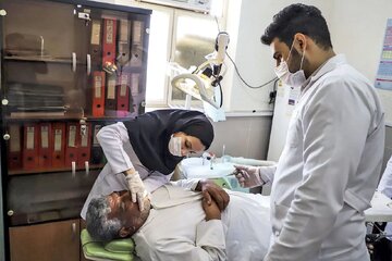 به بهداشتکاران دهان و دندان در مواجهه با سیل سالمندی جمعیت نیازمندیم به بهداشتکاران دهان و دندان در مواجهه با سیل سالمندی جمعیت نیازمندیم