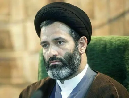 حسینی کیا: عدم کنترل نقدینگی از عوامل افزایش قیمت خودرو است / مافیا بازار خودرو را در اختیار گرفته