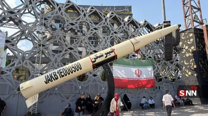 موشک&zwnj;های خیبرشکن در میدان امام حسین (ع) تهران به مناسبت روز عید غدیر