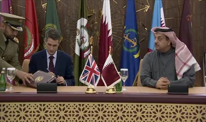 موافقت انگلیس با فروش ۲۴ جنگنده تایفون به قطر
