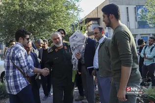 تجلیل از خانواده شهدای دانشجو