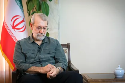 لاریجانی: ایرانی&zwnj;ها &laquo;تسلیم&zwnj;بشو&raquo; نیستند / مشروح گفتگو