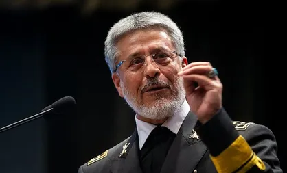 امیر دریادار سیاری: می&zwnj;توانیم با توان داخلی بر کرونا غلبه کنیم/ نیازی به غرب نداریم