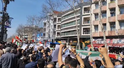 تشییع ۶ پیکر شهدای گیلانی حمله جنایتکارانه آمریکا در رشت / بدرقۀ&zwnj; شهدا با شعار نه سازش نه تسلیم نبرد با آمریکا+فیلم