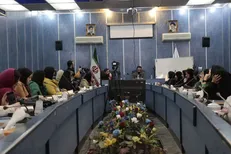شاعران نوجوان به مطالعه متعهد شوند