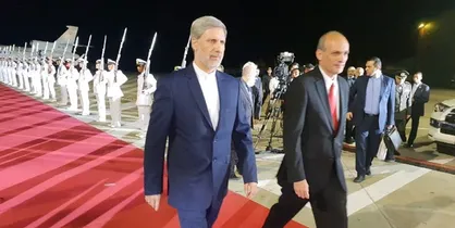 وزیر دفاع ایران وارد کاراکاس شد