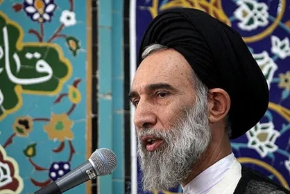 امام جمعه موقت اصفهان: مذاکره با آمریکا بی&zwnj;نتیجه و زیان&zwnj;بار است