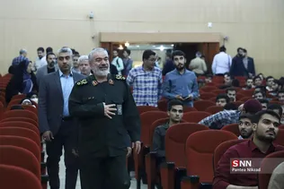 تجلیل از خانواده شهدای دانشجو