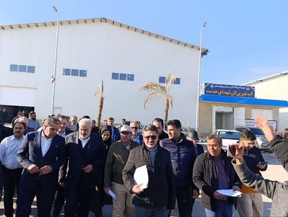 بازدید وزیر نیرو از آب&zwnj;شیرین کن ۱۰۰ هزار مترمکعبی شهدای خدمت