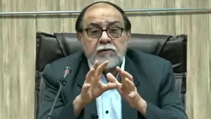 ظریف متخصص دروغ و چاخان است