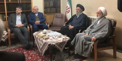 تجمع نمایندگان اصفهان در دفتر آیت&zwnj;الله طباطبایی&zwnj;نژاد
