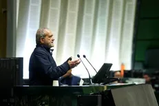 پزشکیان: از طریق افزایش تولید انرژی می‌خواهیم صنایع تولیدی کشور دچار قطع گاز در زمستان و قطع برق در تابستان نشوند + فیلم