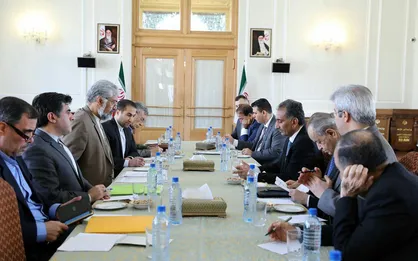 معاون سیاسی وزیر خارجه عراق در سفر به تهران با قائم مقام وزیر امورخارجه دیدار کرد