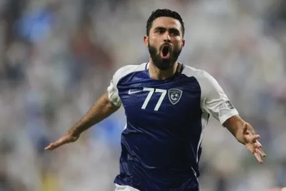 خریبین در الهلال ماند، مردسال آسیا مقابل استقلال