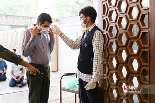 اقامه نماز عید فطر در مسجد دانشگاه تهران