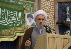 امام جمعه شیراز: دشمنان از مشکلات اقتصادی مردم ایران خوشحال می‌شوند