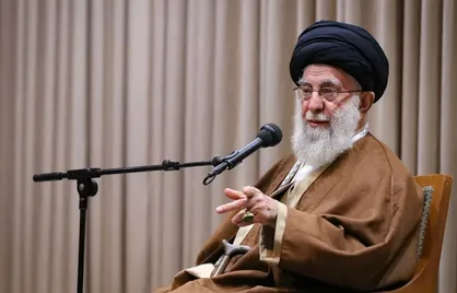 حوزه علمیه در کمتر از شش دهه قدرت معنوی و وجهه مردمی خود را به آنجا رساند که توانست رژیم فاسد پادشاهی را به دست مردم ریشه&zwnj;کن کند