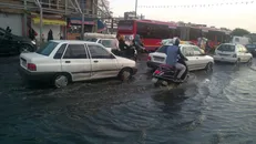 رگبار و تگرگ تهران بی شهردار را شست/ غافلگیری شهرداری در باران شدید پایتخت + عکس