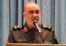 فرمانده کل سپاه وارد مرز مهران شد