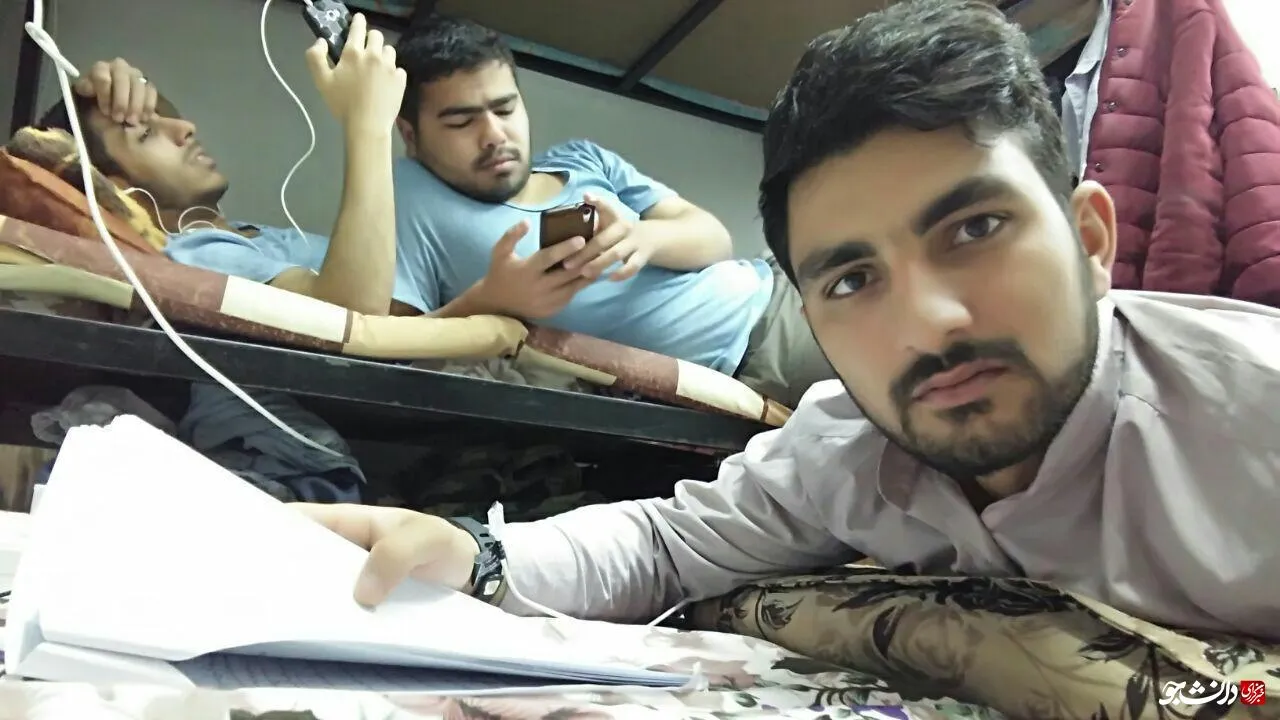 گروهی درس می خونیم