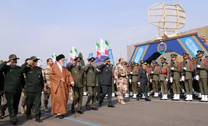 رهبر انقلاب: به دلسوزان عراق و لبنان توصیه می&zwnj;کنم اولویتشان را علاج ناامنی قرار دهند