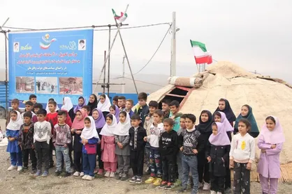 تحویل ۴۰۰ سامانه خورشیدی قابل حمل به عشایر آذربایجان&zwnj;شرقی