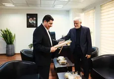 عارف : درب ساختمان دولت در دوره وفاق ملی باز است