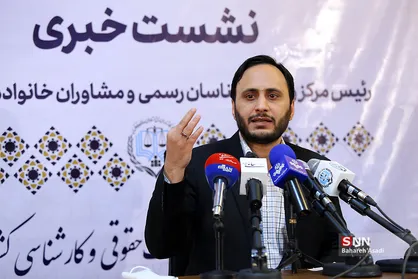 نشست خبری جهرمی رئیس مرکز وکلا