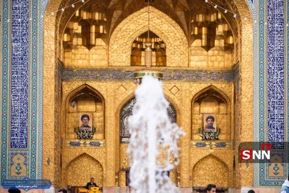 نصب تصاویر رهبران مقاومت در ایوان طلای صحن آزادی حرم مطهر رضوی + عکس