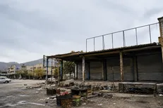 نبض بازار میوه یاسوج بدون میدان می‌تپد/حلقه گمشده‌ای که باغدار و مصرف‌کننده تاوانش را می‌دهند