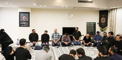 حضور جمعی از اصحاب رسانه در منزل سردار سرلشکر شهید محمود باقری + فیلم