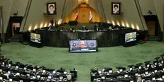 مجلس با استعفای الیاس نادران مخالف کرد