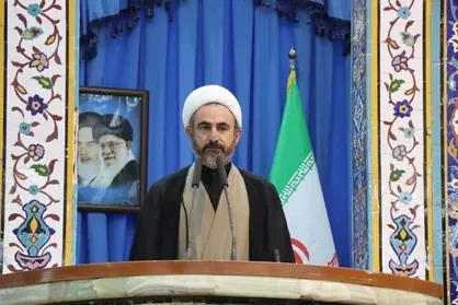 امام جمعه ایلام: ایران خواهان جنگ نیست اما مهاجم را به زانو درمی&zwnj;آورد