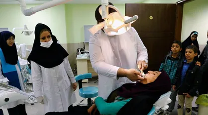 خدمات دندانپزشکی در ایران یکی از ارزان&zwnj;ترین خدمات در جهان است! / خدمات رایگان به مردم در دانشکده دندانپزشکی کرمانشاه