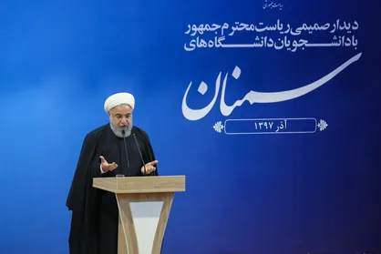 حاشیه&zwnj;هایی از مراسم روز دانشجو که دیده نشد/ از تبعیض و سانسور دانشجویان انقلابی تا خواب عمیق یک دانشجو!