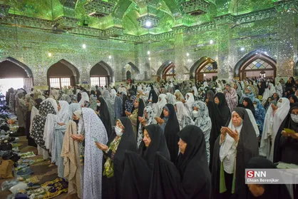اقامه نماز عید سعید فطر در حرم حضرت سید علاءالدین حسین (ع) شیراز